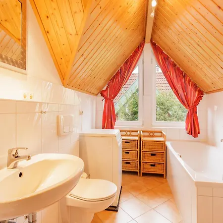 Cozy Holiday Near The Lake Holiday home *