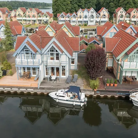 Cozy Holiday Near The Lake