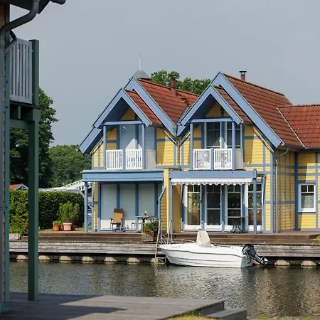 Vakantiehuis Cozy Holiday Near The Lake Rheinsberg